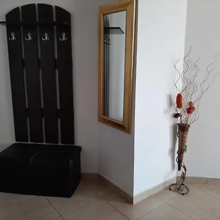 Summerland Place 3 Apartment Mamaia
