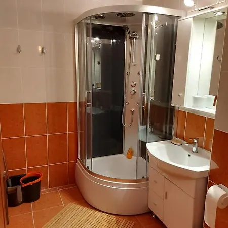 Summerland Place 3 *